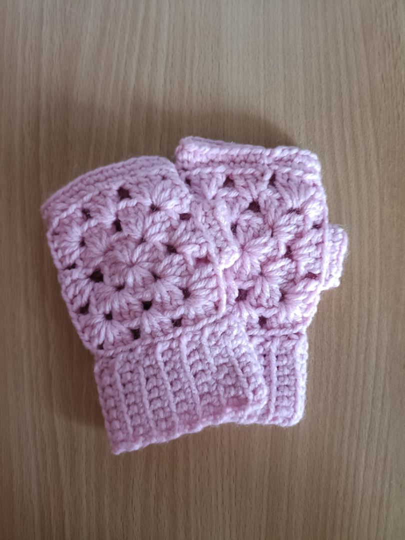 Nire Crochet Child Fingerless gloves,  Pink 8cm width