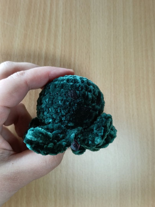 Nire Crochet Small Green Octopus,  Dark Green Small