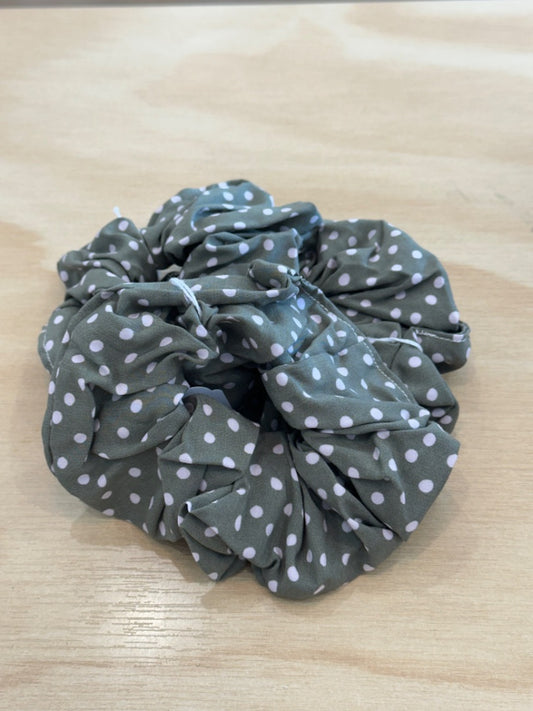 Green & White Polka Dot Scrunchie | Zar + Bo