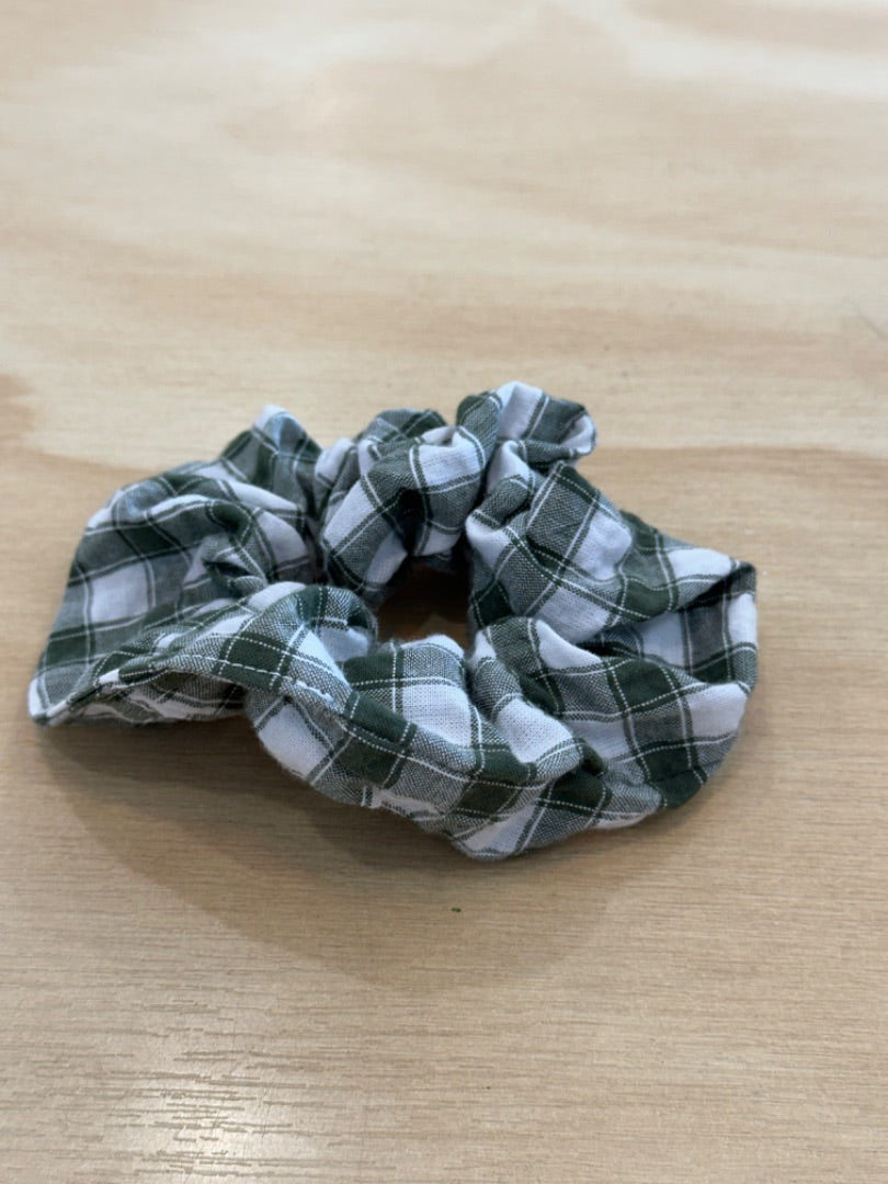 Green Gingham Scrunchie | Zar + Bo