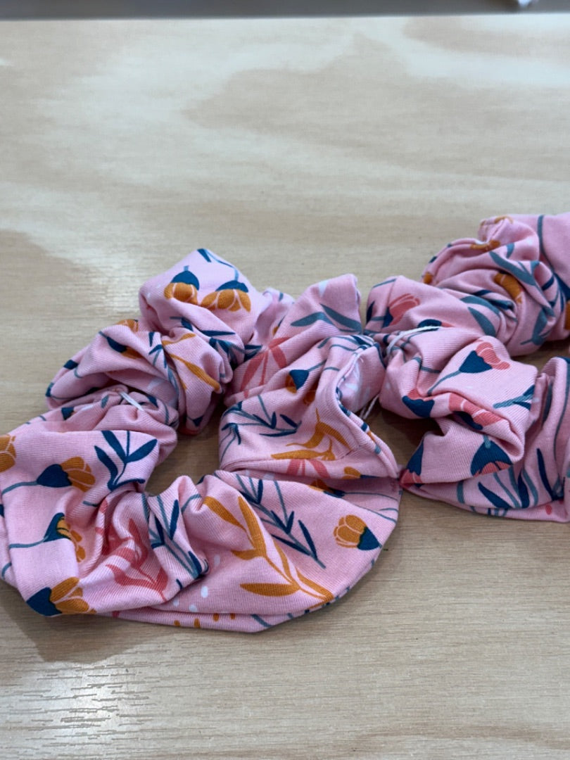 Pink Bloom Scrunchie | Zar + Bo