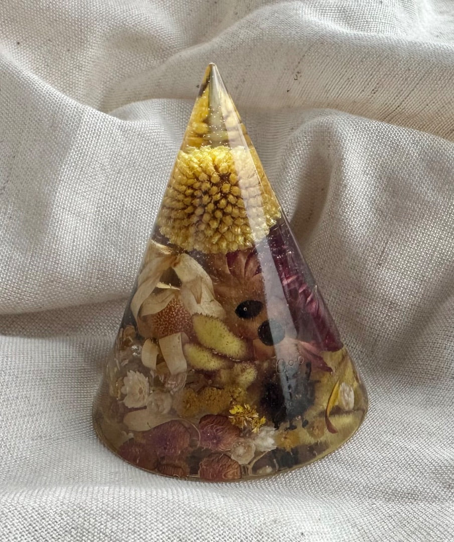 Oak & Thistle Ring Cone,  Yellow, red, white