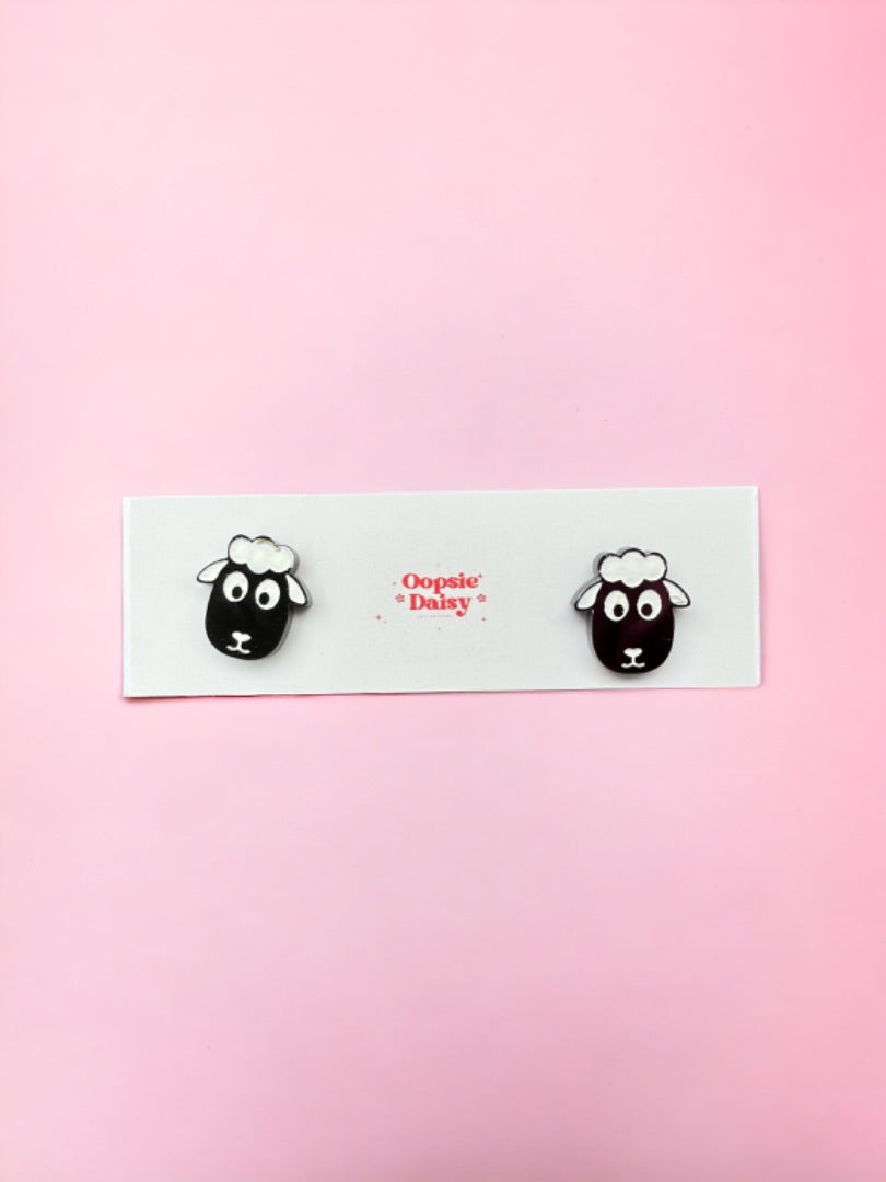 Oopsie Daisy Collections Shaun the Sheep Studs,  Black