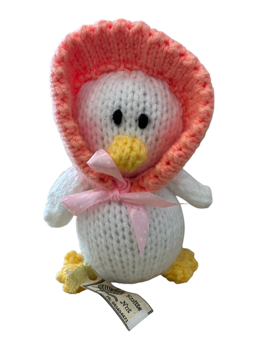 Small Knitted Ducks with Bonnets | Knitter Nut